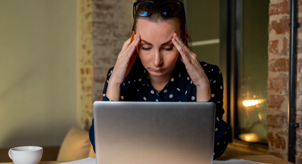 femme épuisée burn-out féminin naturopathe fonctionnelle Nice